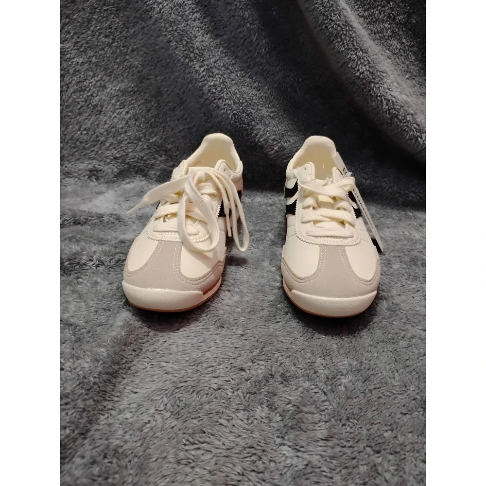 No Boundaries Women's Lace-Up Athletic Sneakers Wht/Blk/Beige WMNB45CA003